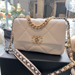Chanel 19 handbag